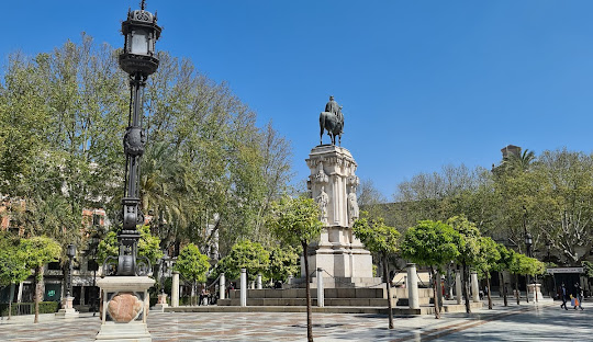 Tomares
